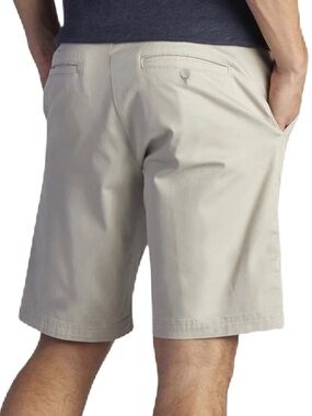 Lee Men’s Extreme Comfort Flat Front Chino Shorts Stone Size 30